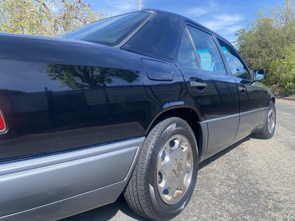 1995 Mercedes-Benz W124 E-Class - Image 18 of 31