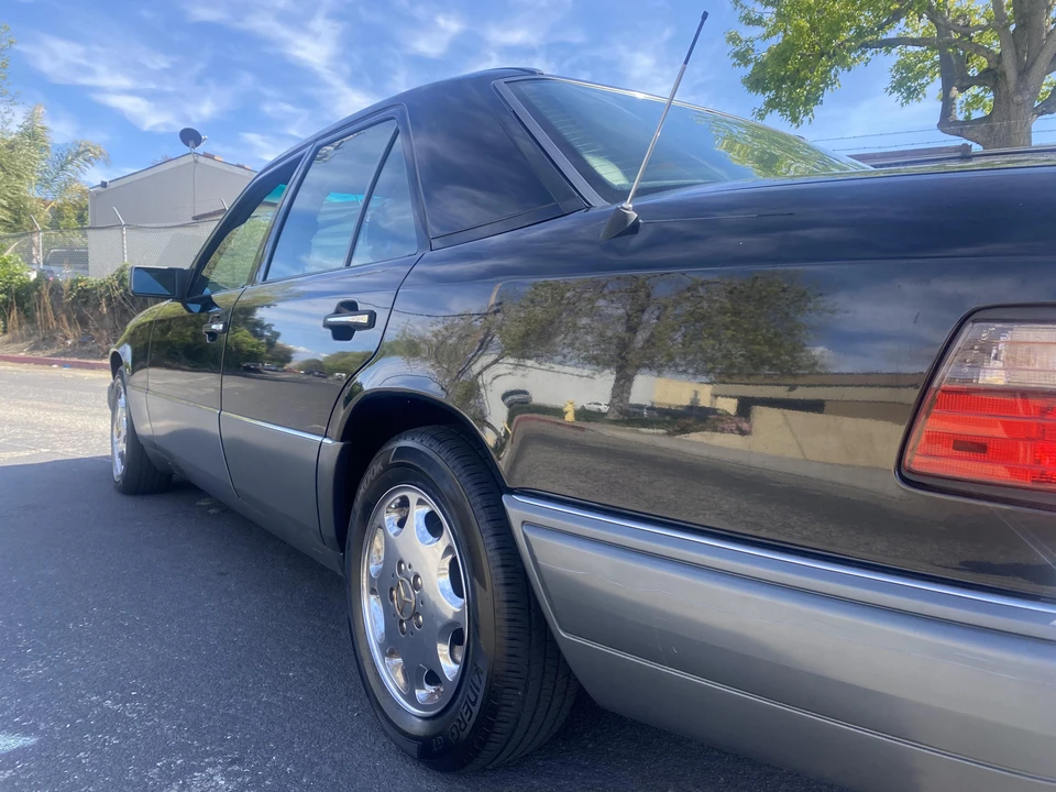 1995 Mercedes-Benz W124 E-Class - Image 15 of 31