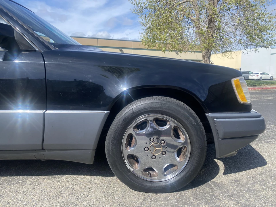 1995 Mercedes-Benz W124 E-Class - Image 10 of 31