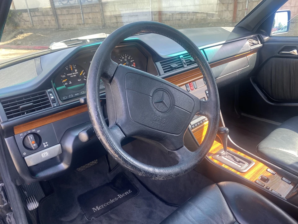 1995 Mercedes-Benz W124 E-Class - Image 26 of 31