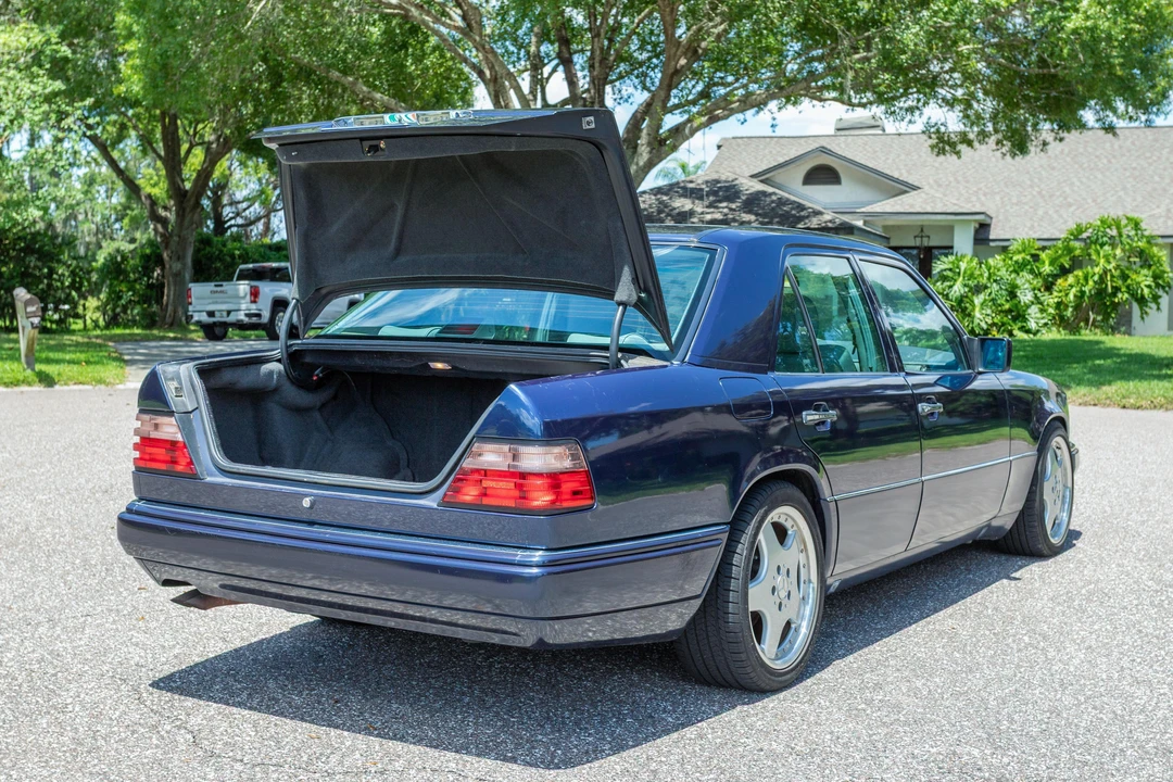 1994 Mercedes-Benz W124 E-Class - Image 16 of 31