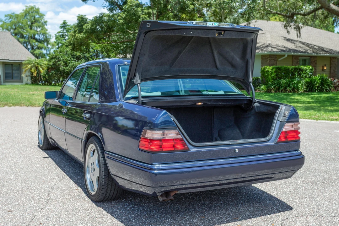 1994 Mercedes-Benz W124 E-Class - Image 14 of 31