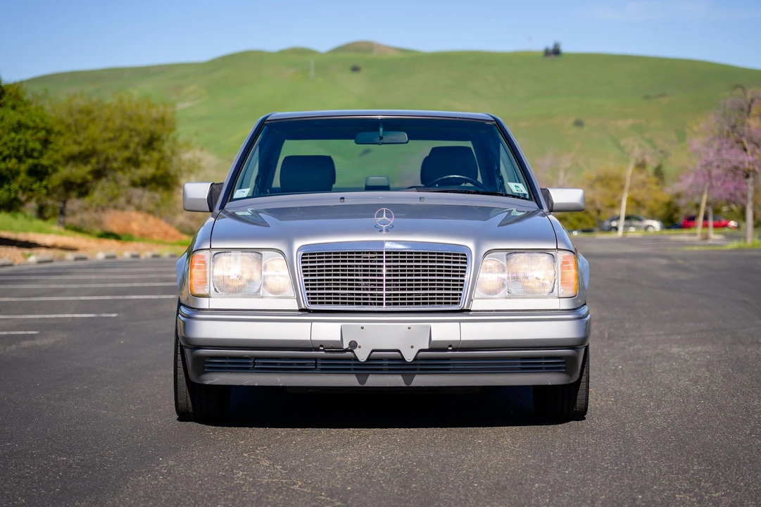 1995 Mercedes-Benz W124 E-Class - Image 2 of 31