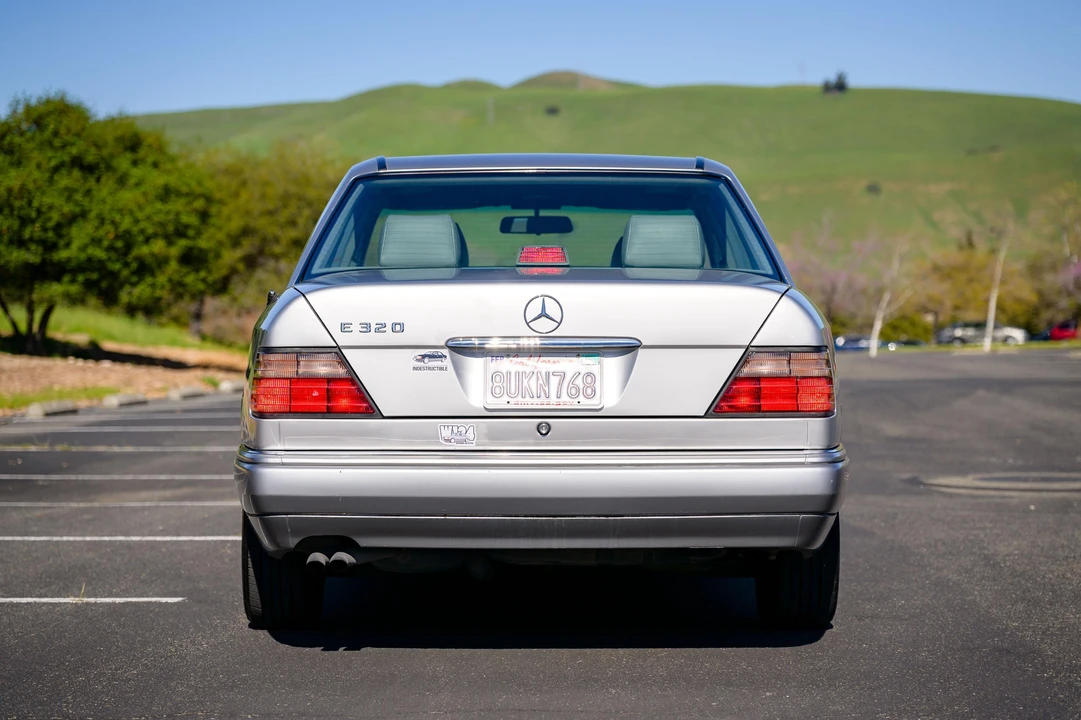 1995 Mercedes-Benz W124 E-Class - Image 5 of 31