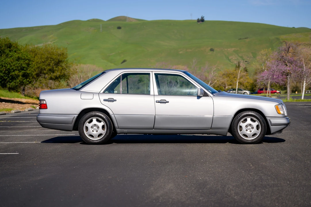 1995 Mercedes-Benz W124 E-Class - Image 3 of 31