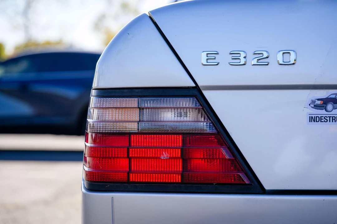 1995 Mercedes-Benz W124 E-Class - Image 24 of 31