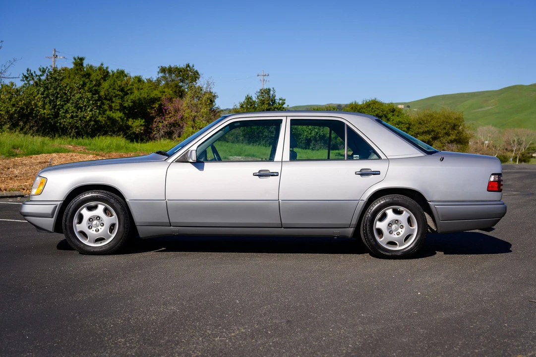 1995 Mercedes-Benz W124 E-Class - Image 7 of 31