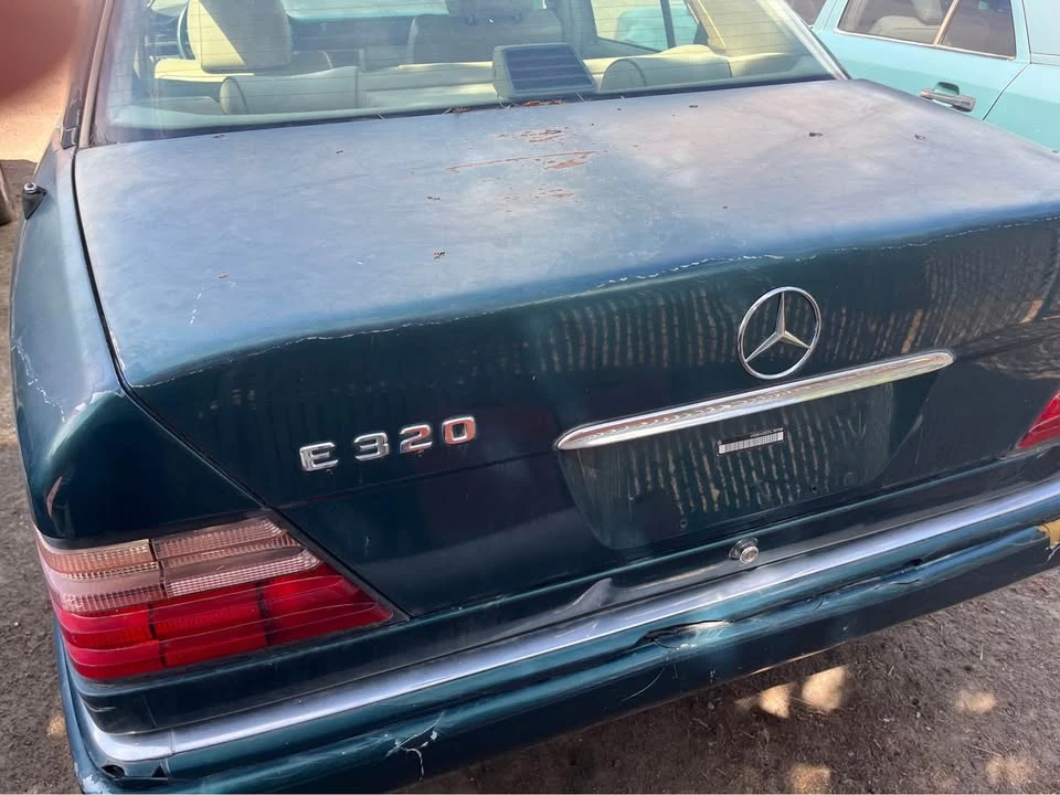 1995 Mercedes-Benz W124 E-Class - Image 2 of 3