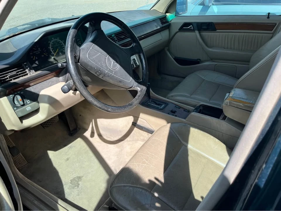 1995 Mercedes-Benz W124 E-Class - Image 3 of 3