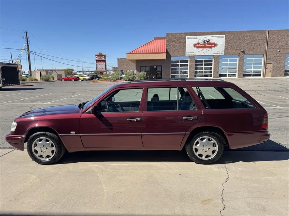 1995 Mercedes-Benz W124 E-Class - Image 9 of 31