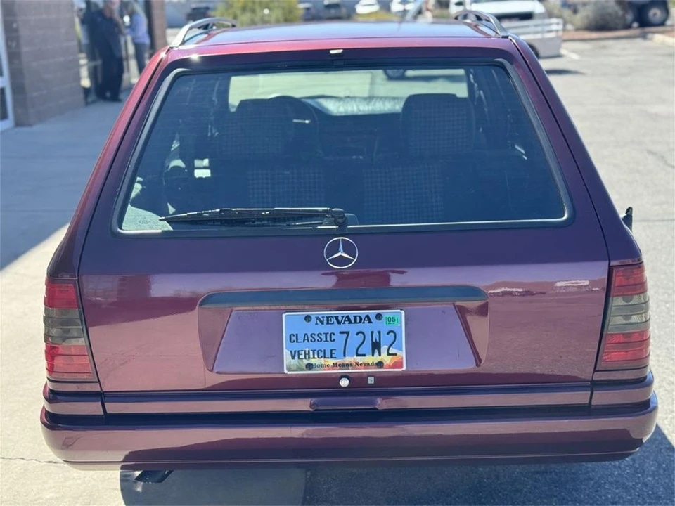 1995 Mercedes-Benz W124 E-Class - Image 6 of 31