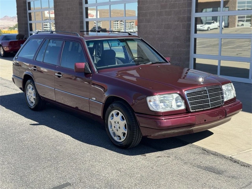 1995 Mercedes-Benz W124 E-Class - Image 2 of 31