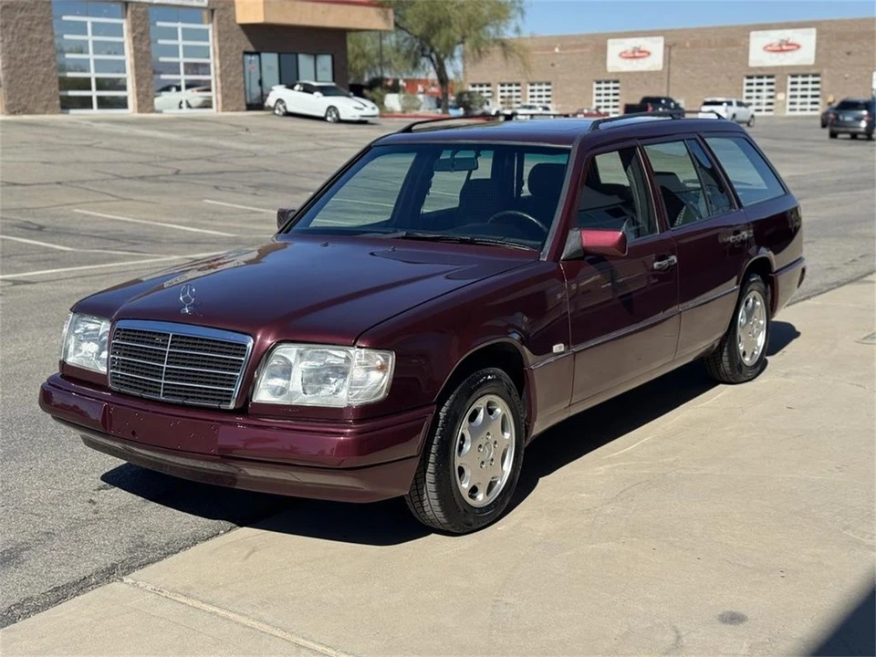 1995 Mercedes-Benz W124 E-Class - Image 11 of 31