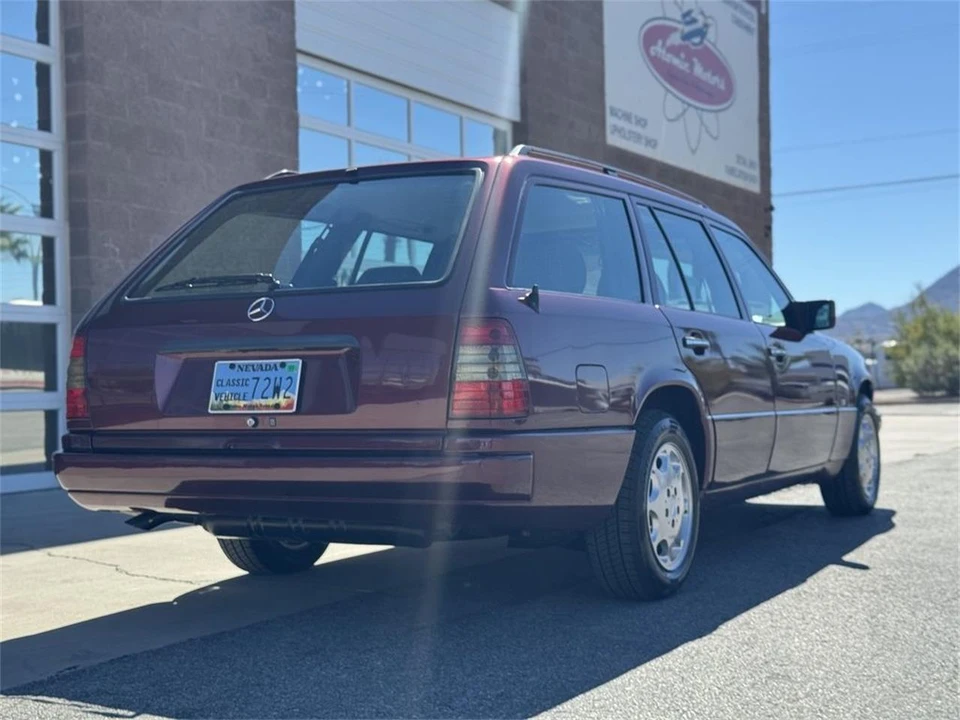 1995 Mercedes-Benz W124 E-Class - Image 4 of 31