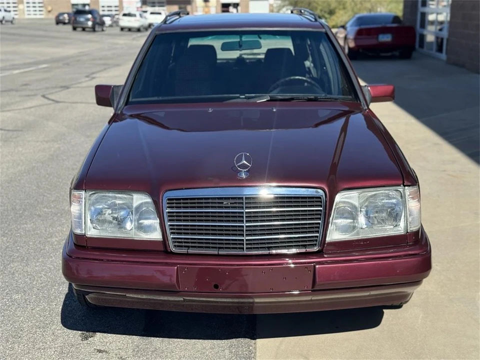 1995 Mercedes-Benz W124 E-Class - Image 12 of 31
