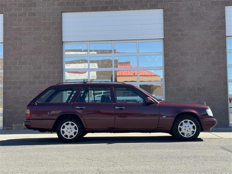 1995 Mercedes-Benz W124 E-Class - Image 3 of 31