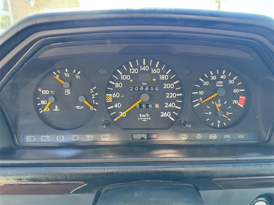 1995 Mercedes-Benz W124 E-Class - Image 14 of 31