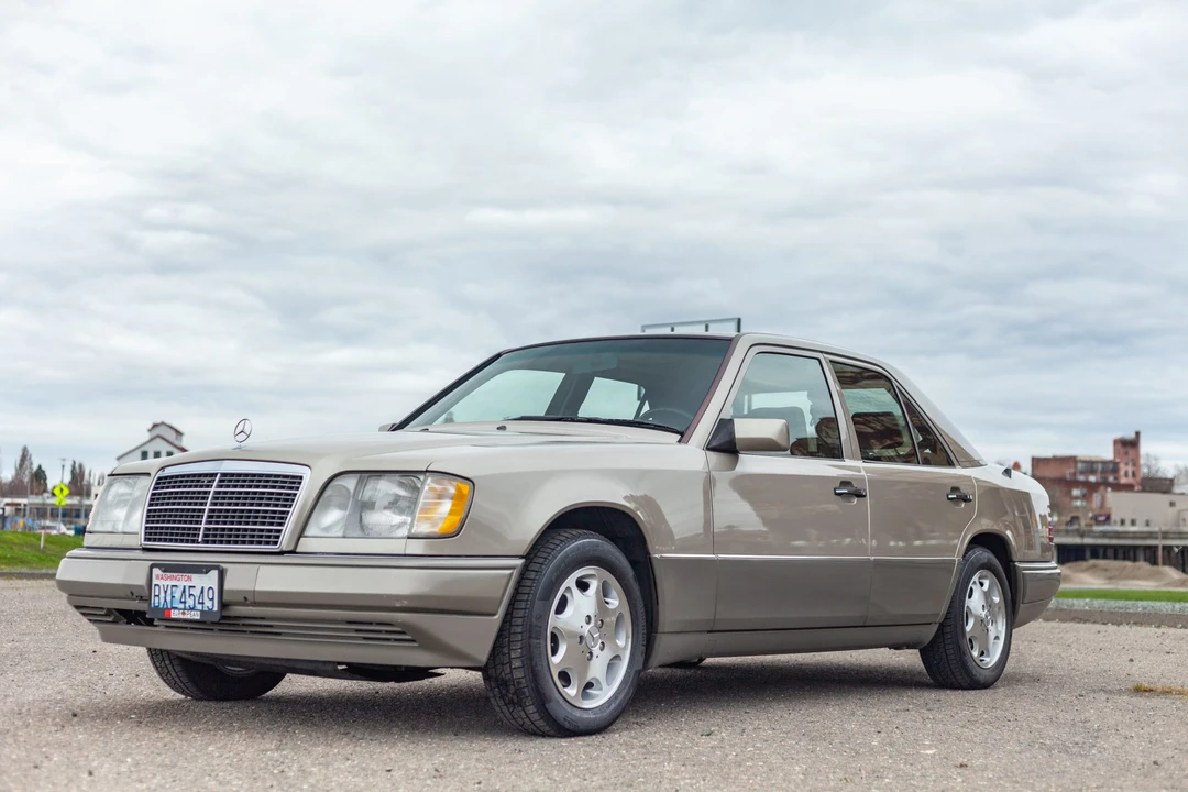 1995 Mercedes-Benz W124 E-Class - Image 2 of 31