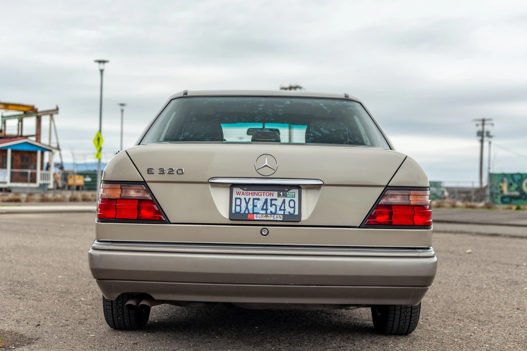 1995 Mercedes-Benz W124 E-Class - Image 14 of 31