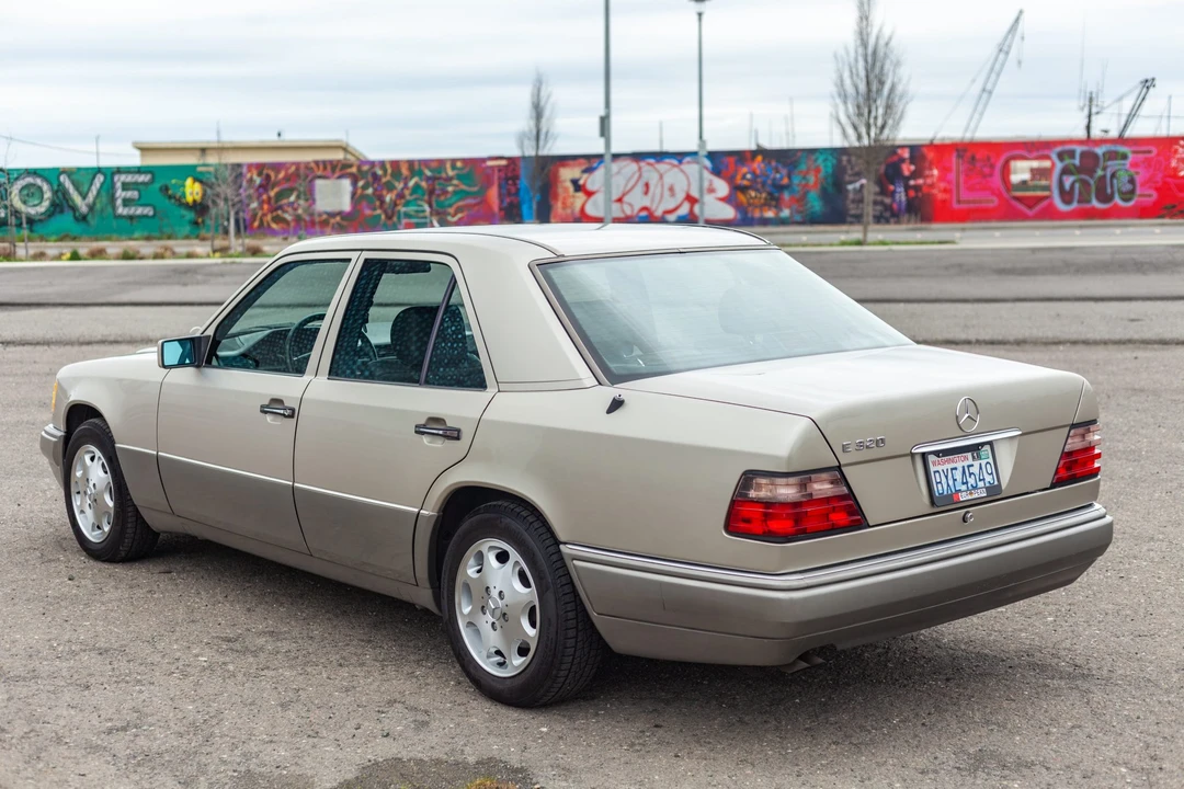 1995 Mercedes-Benz W124 E-Class - Image 5 of 31