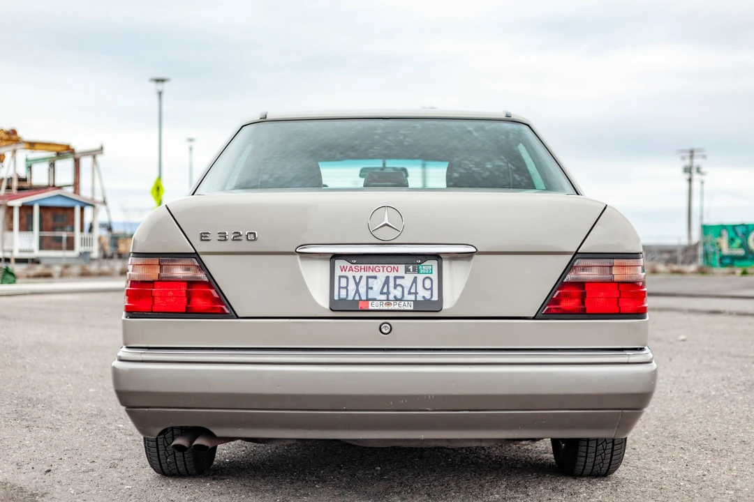 1995 Mercedes-Benz W124 E-Class - Image 16 of 31