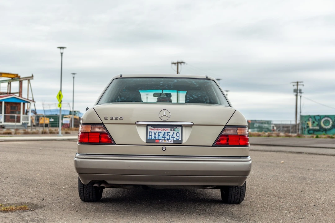 1995 Mercedes-Benz W124 E-Class - Image 13 of 31
