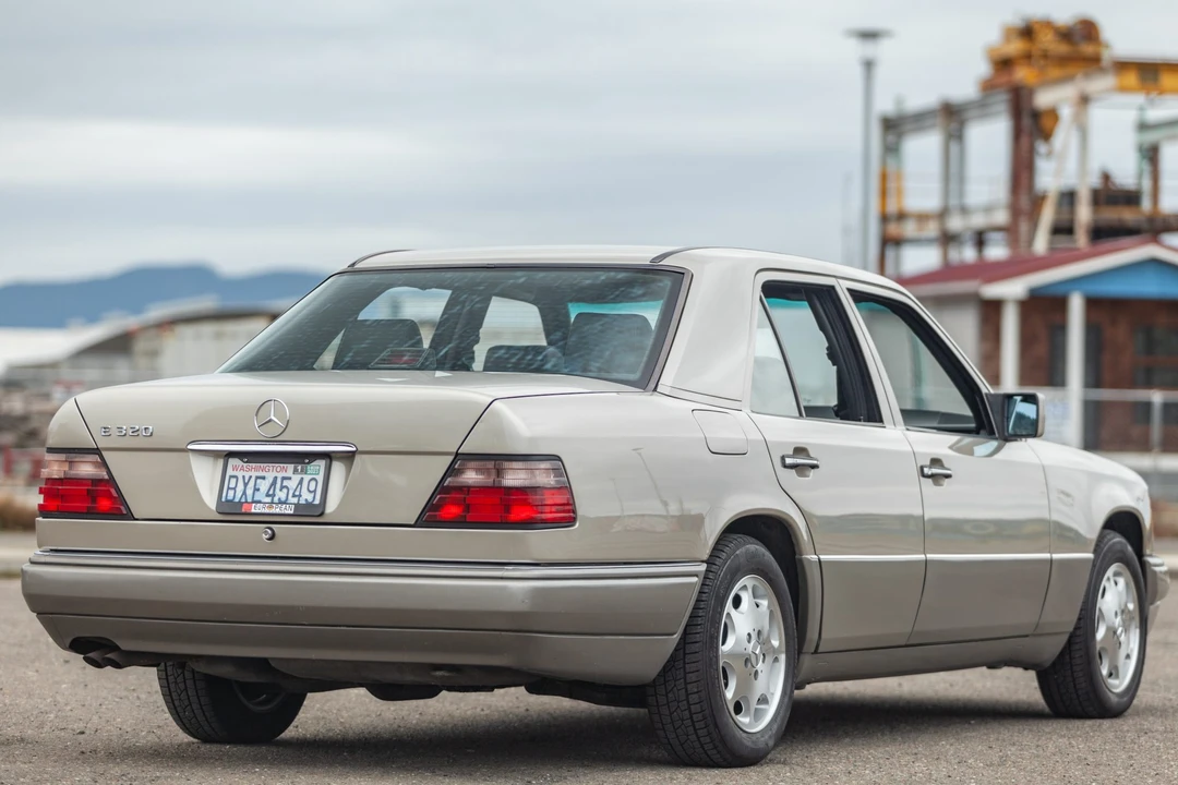 1995 Mercedes-Benz W124 E-Class - Image 18 of 31