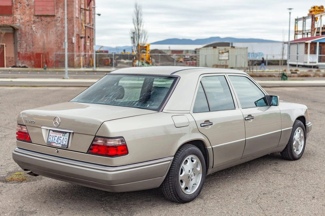 1995 Mercedes-Benz W124 E-Class - Image 20 of 31