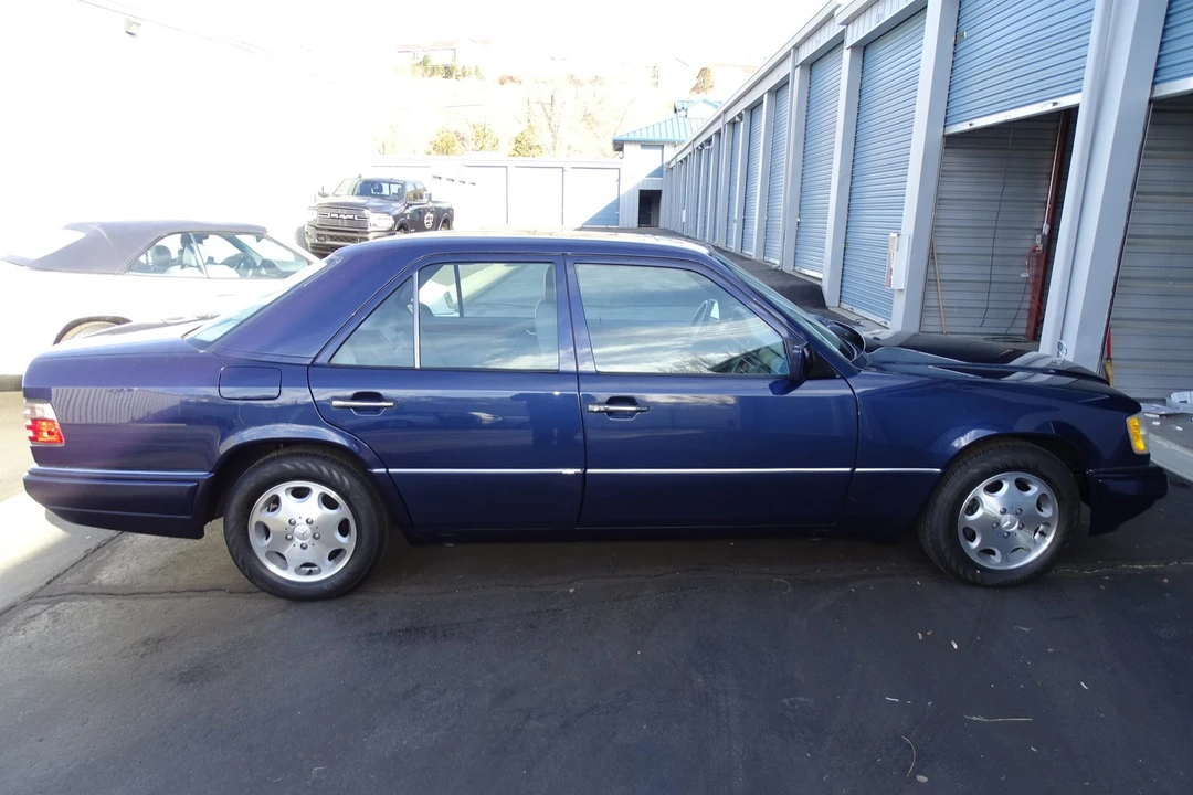 1995 Mercedes-Benz W124 E-Class - Image 6 of 31