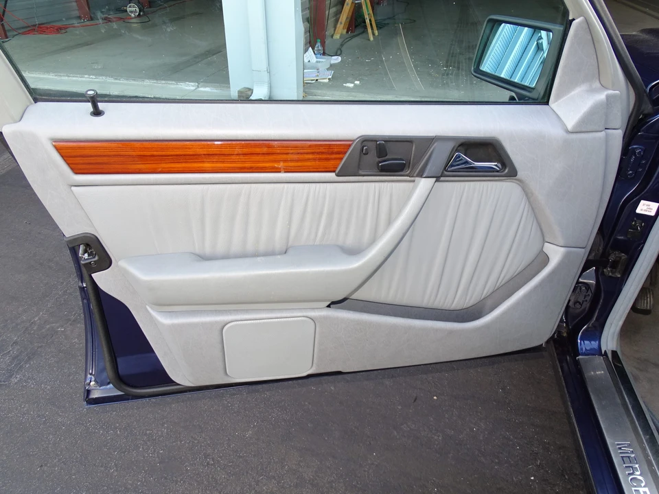 1995 Mercedes-Benz W124 E-Class - Image 29 of 31
