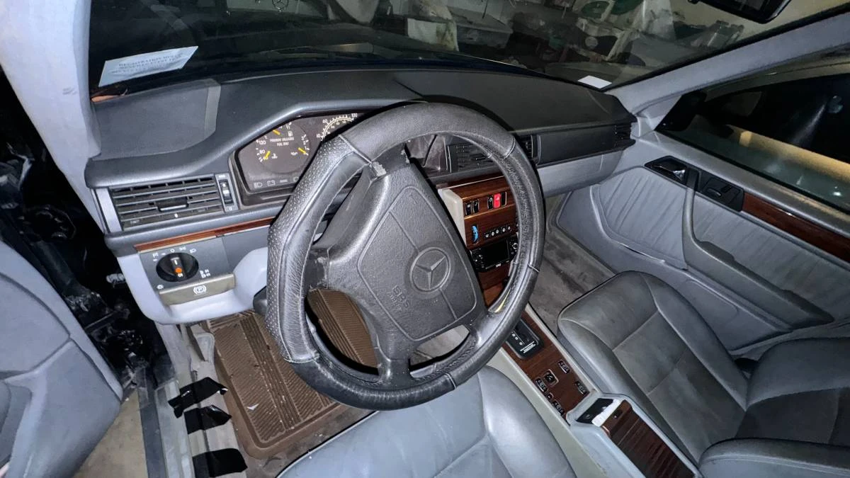 1995 Mercedes-Benz W124 E-Class - Image 9 of 16