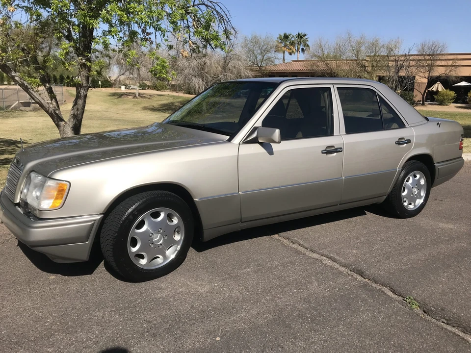 1995 Mercedes-Benz W124 E-Class - Image 22 of 31