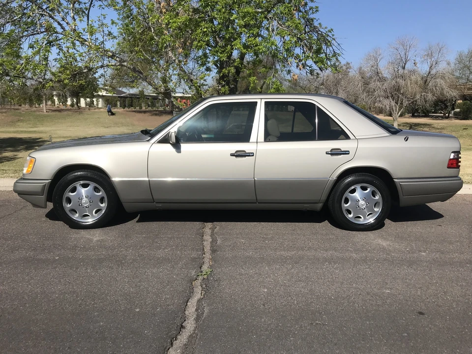 1995 Mercedes-Benz W124 E-Class - Image 20 of 31