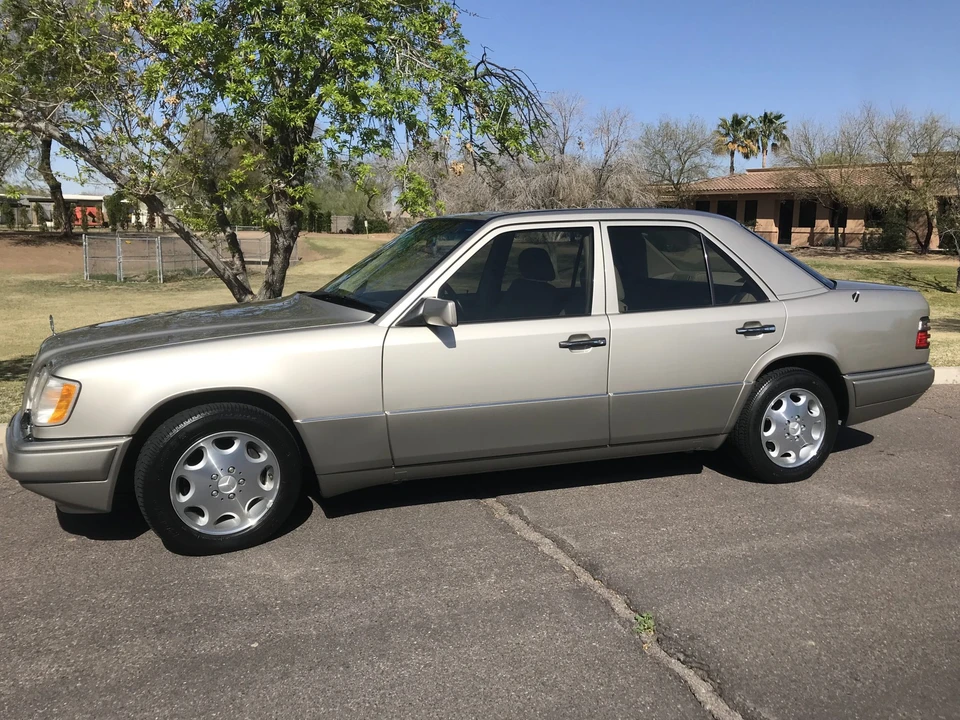 1995 Mercedes-Benz W124 E-Class - Image 21 of 31