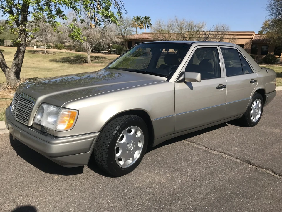 1995 Mercedes-Benz W124 E-Class - Image 2 of 31
