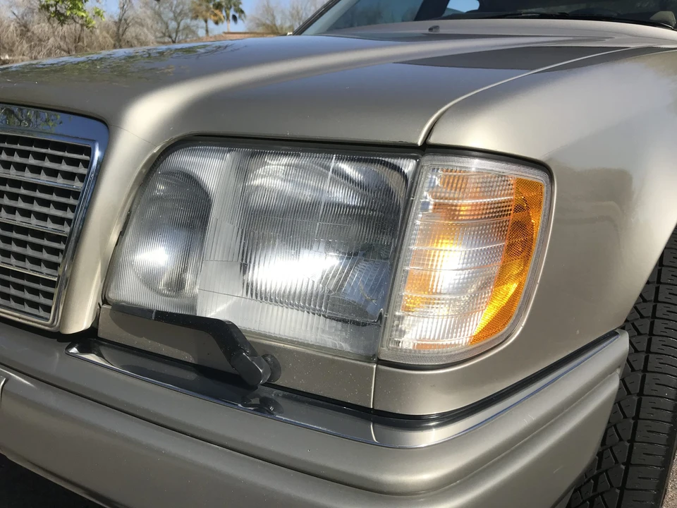 1995 Mercedes-Benz W124 E-Class - Image 26 of 31