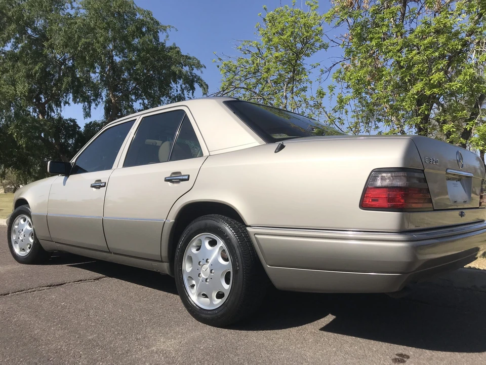 1995 Mercedes-Benz W124 E-Class - Image 18 of 31