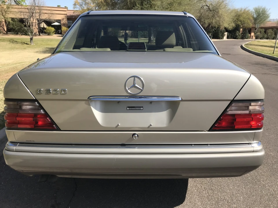 1995 Mercedes-Benz W124 E-Class - Image 14 of 31