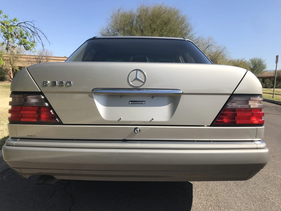 1995 Mercedes-Benz W124 E-Class - Image 15 of 31