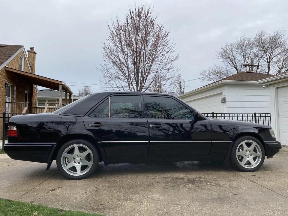 1995 Mercedes-Benz W124 E-Class - Image 9 of 31
