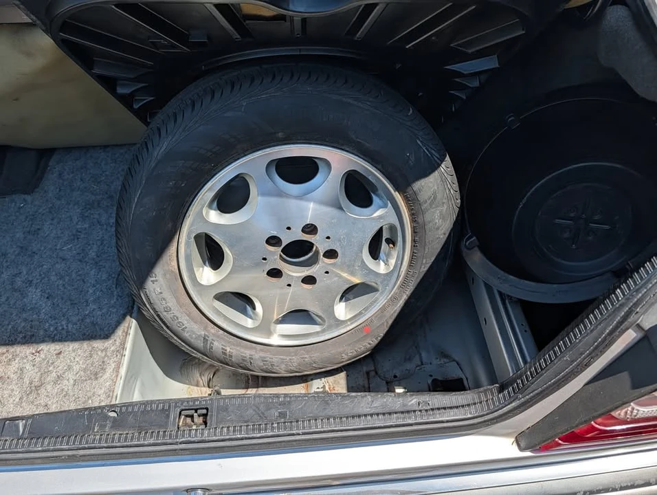 1995 Mercedes-Benz W124 E-Class - Image 19 of 19