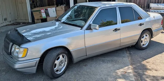 1995 Mercedes-Benz E320 Sedan