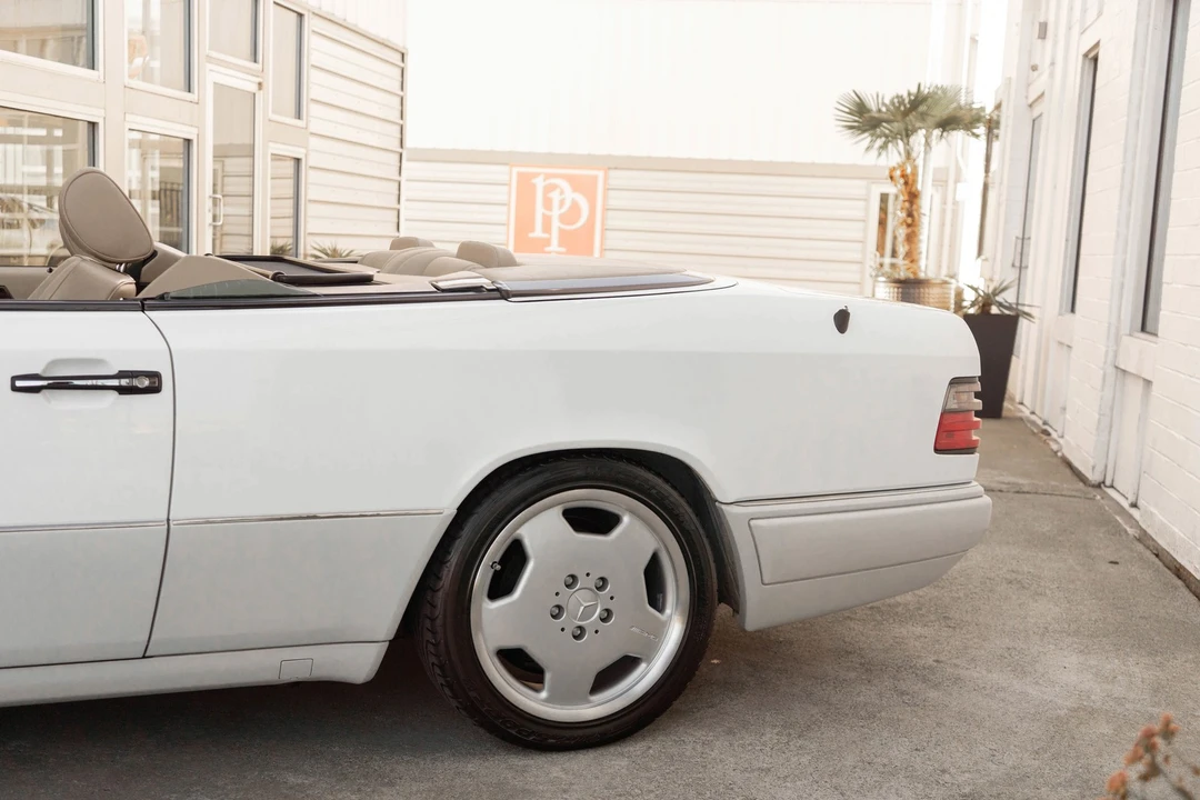 1995 Mercedes-Benz W124 E-Class - Image 4 of 31
