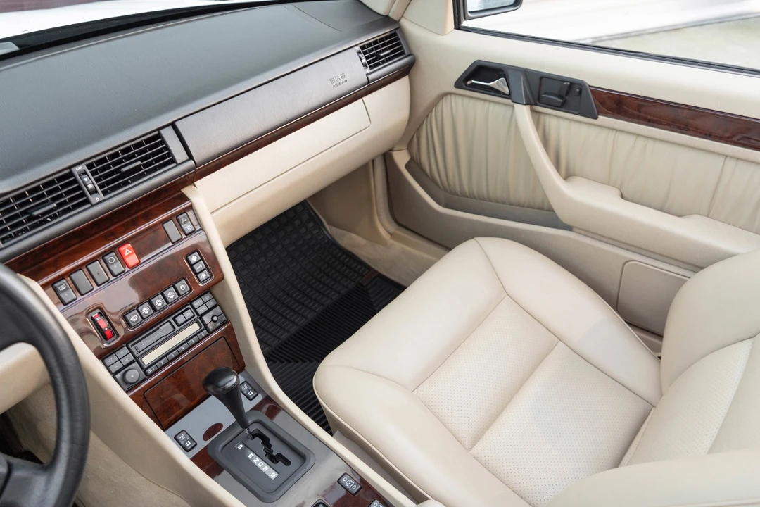 1995 Mercedes-Benz W124 E-Class - Image 14 of 31