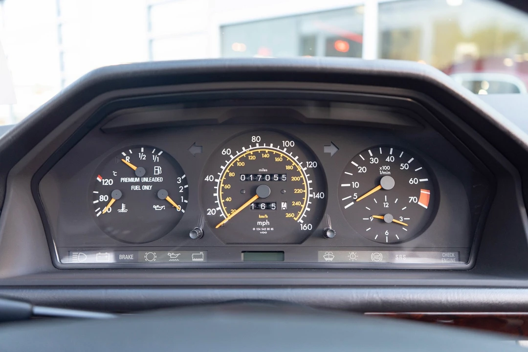 1995 Mercedes-Benz W124 E-Class - Image 12 of 31