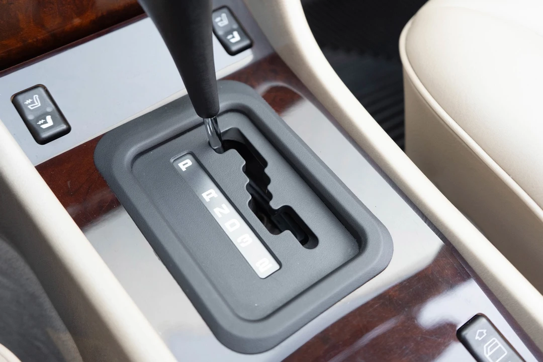 1995 Mercedes-Benz W124 E-Class - Image 18 of 31