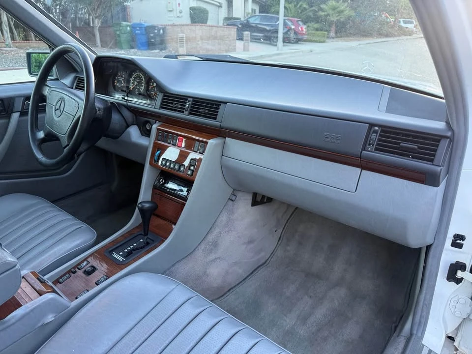 1995 Mercedes-Benz W124 E-Class - Image 11 of 20