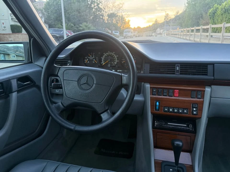1995 Mercedes-Benz W124 E-Class - Image 13 of 20
