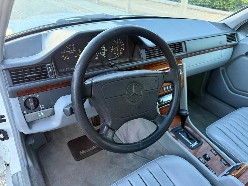 1995 Mercedes-Benz W124 E-Class - Image 9 of 20