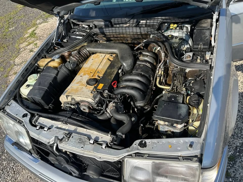 1995 Mercedes-Benz W124 E-Class - Image 11 of 19